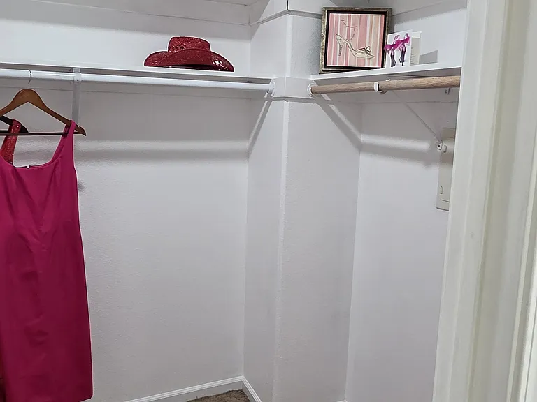 1013 Thompson Cir — Photo 4