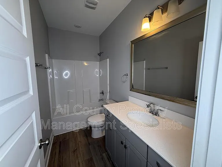 333 Underhill Dr — Photo 8