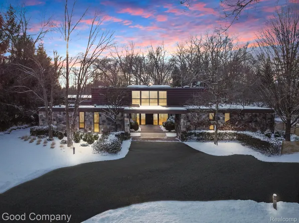 26575 Willowgreen Dr, Franklin, MI 48025