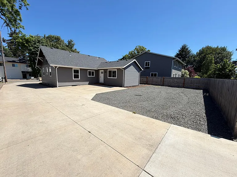 180 Hiatt St — Photo 19
