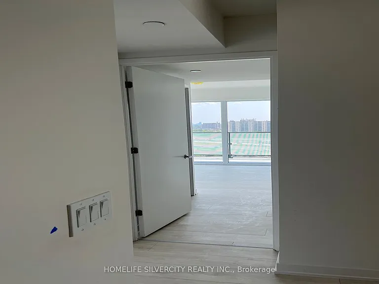 8 Tippett Rd #1205 — Photo 13