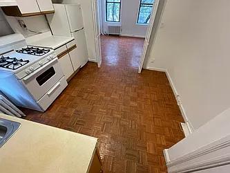 Rented by HOLTON REAL ESTATE INC.