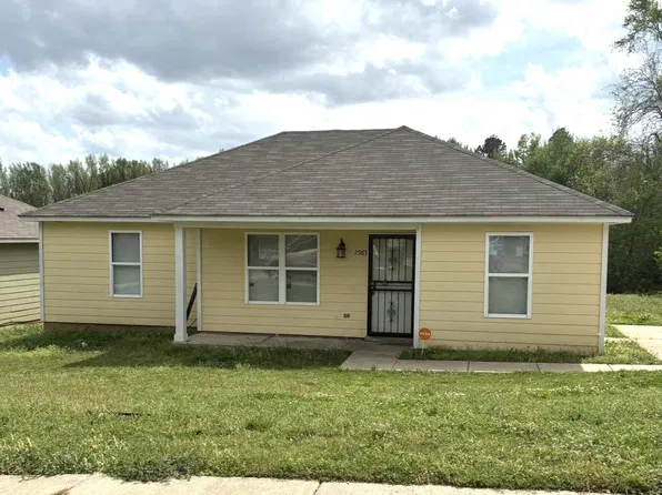 2963 Lake Park Rd, Memphis, TN 38127