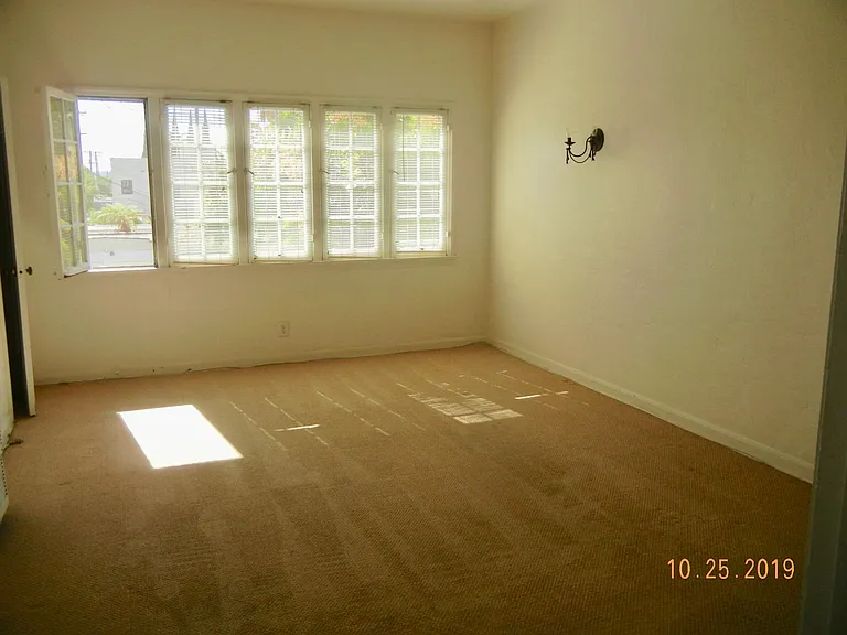 4911 Dockweiler St — Photo 2