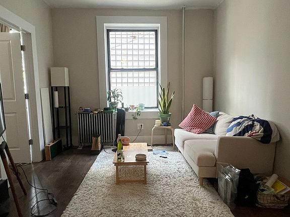 5th image of 24-03 41st Ave Unit 3