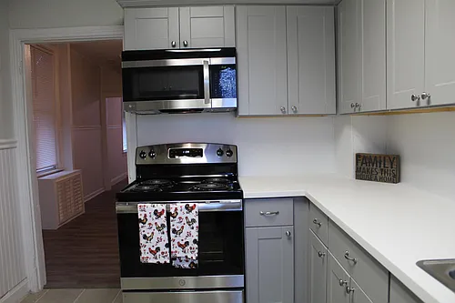 38 E High St Photo 1