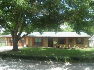 1907 Beecher St, Gainesville, TX 76240