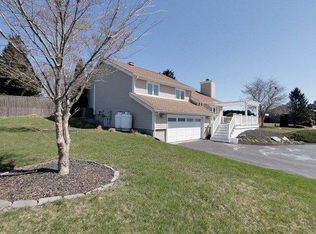 89 Indian Hill Rd, Middletown, RI 02842