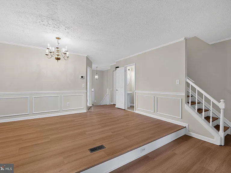 55 Oak Crest Ct — Photo 14