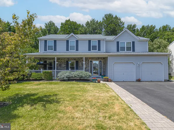17 Pickering Bnd, Langhorne, PA 19047