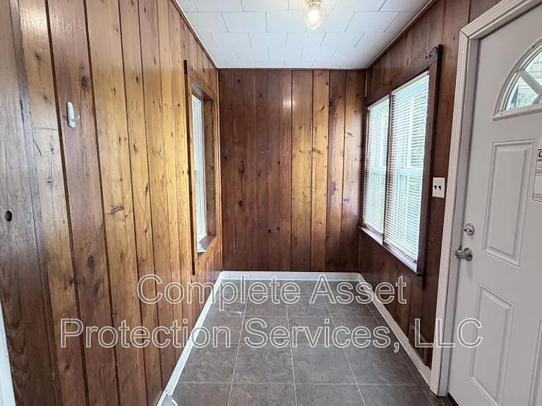 3716 Delaware St — Photo 2