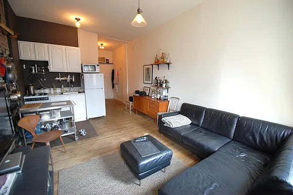 Rented by Bold New York | media 23