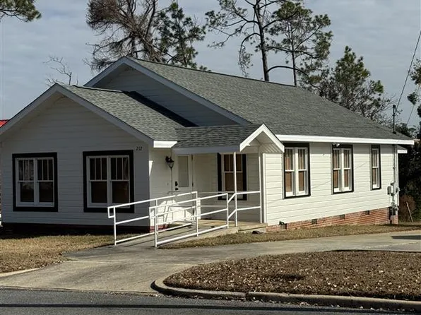 212 College Ave S, Douglas, GA 31533