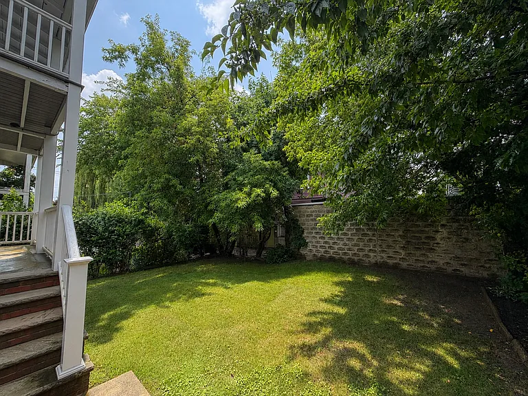 44 Garrison Ave — Photo 19