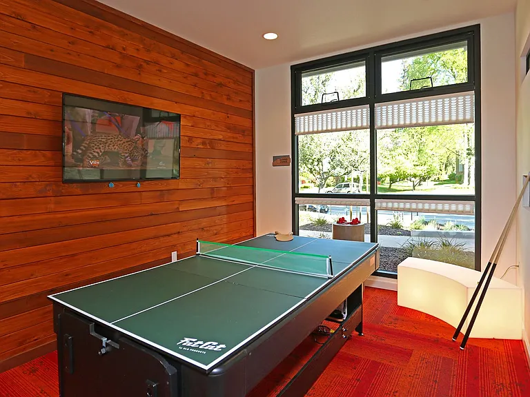 Twelve55 University Apartments — Photo 25