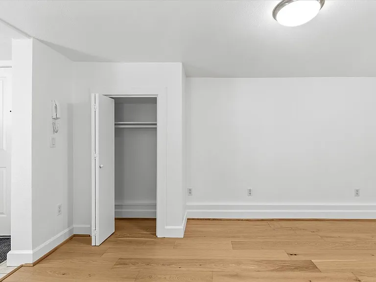 1714 NW Couch St #20 — Photo 15