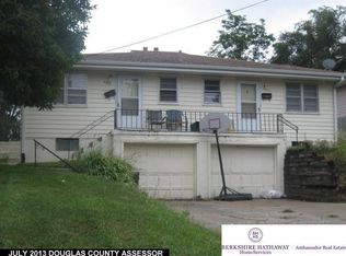 4015 Hartman Cir, Omaha, NE 68111