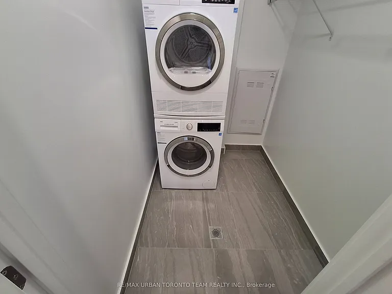 771 Yonge St #2111 — Photo 13