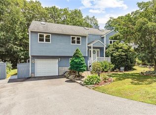 9 Ivy Hollow Ct, Cranston, RI 02921