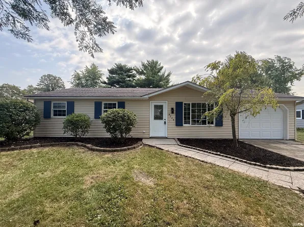 4228 Oak St, Woodburn, IN 46797