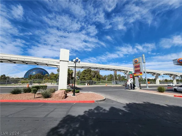 470 Elm Dr Unit 205, Paradise, NV 89169