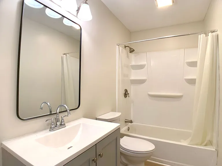 47 Maple St — Photo 11