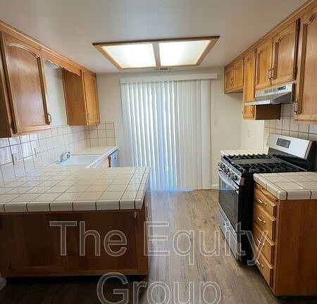 5th image of 1330 S Rossmoor St
