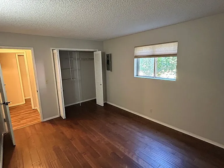 123 NW High St — Photo 18
