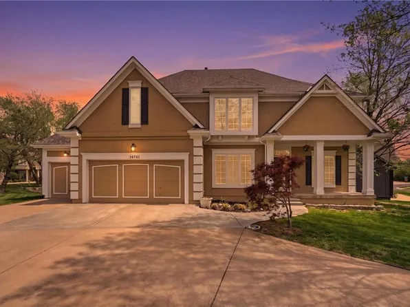 14741 Robinson St, Overland Park, KS 66223