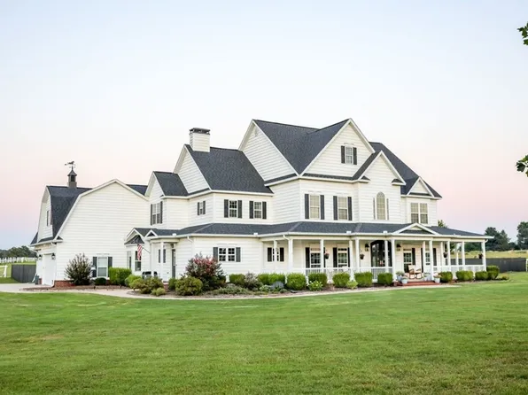 8836 Sky Watch Ln, Decatur, AR 72722