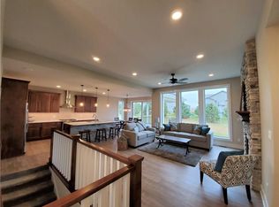 16107 Hickory Ln, Urbandale, IA 50323