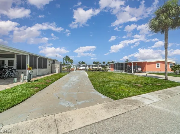 17750 Peppard Dr, Fort Myers Beach, FL 33931
