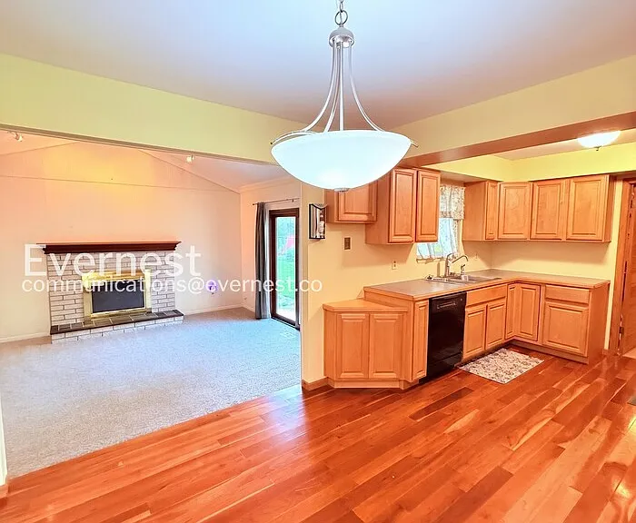 38424 Chartier St — Photo 5
