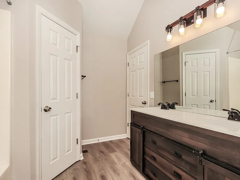 1918 Pecan Ridge Dr — Photo 12