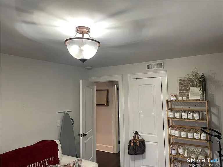 60 Weaver St — Photo 18