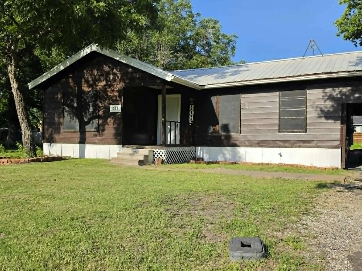 2 bed, 1186 sqft, $1,350 — Photo 1