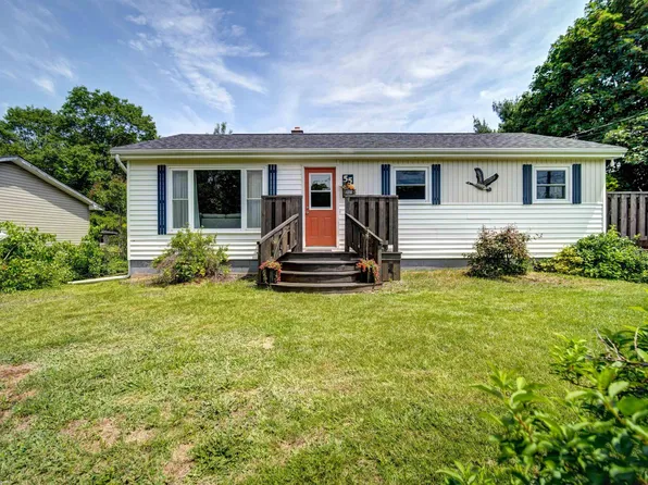 55 Orchard Dr, New Minas, NS B4N 3L6