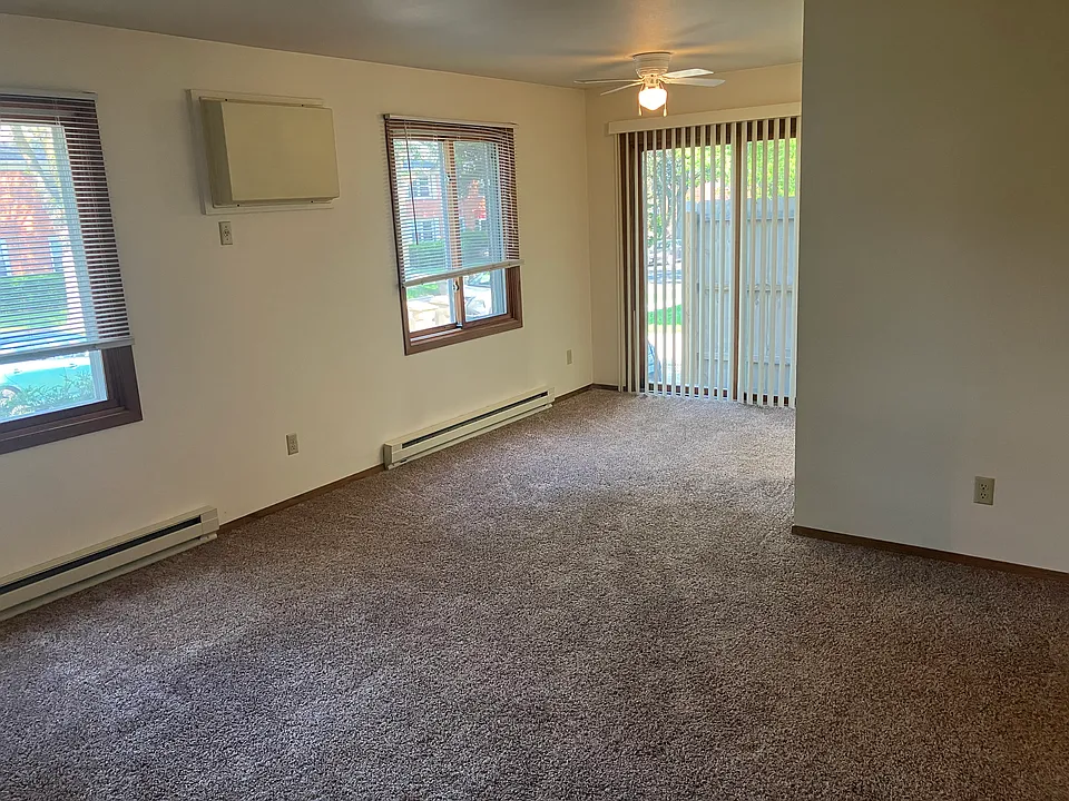 305 Palomino Ln