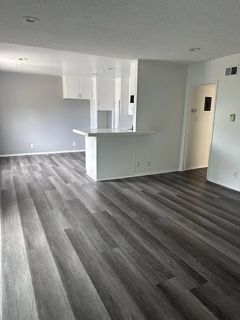 2 bed, 1024 sqft, $2,350 — Photo 2
