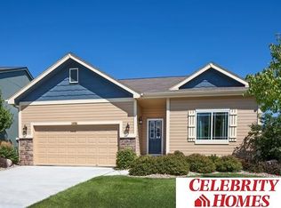 6621 Elm Hurst Dr, Papillion, NE 68157