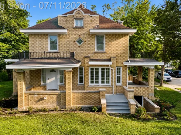 21855 Schoenherr Rd, Warren, MI 48089