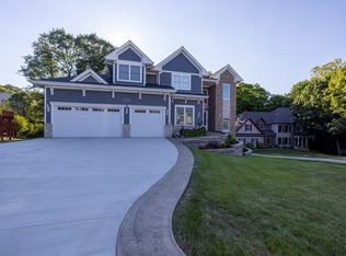 484 Delaware Cir, Bolingbrook, IL 60440