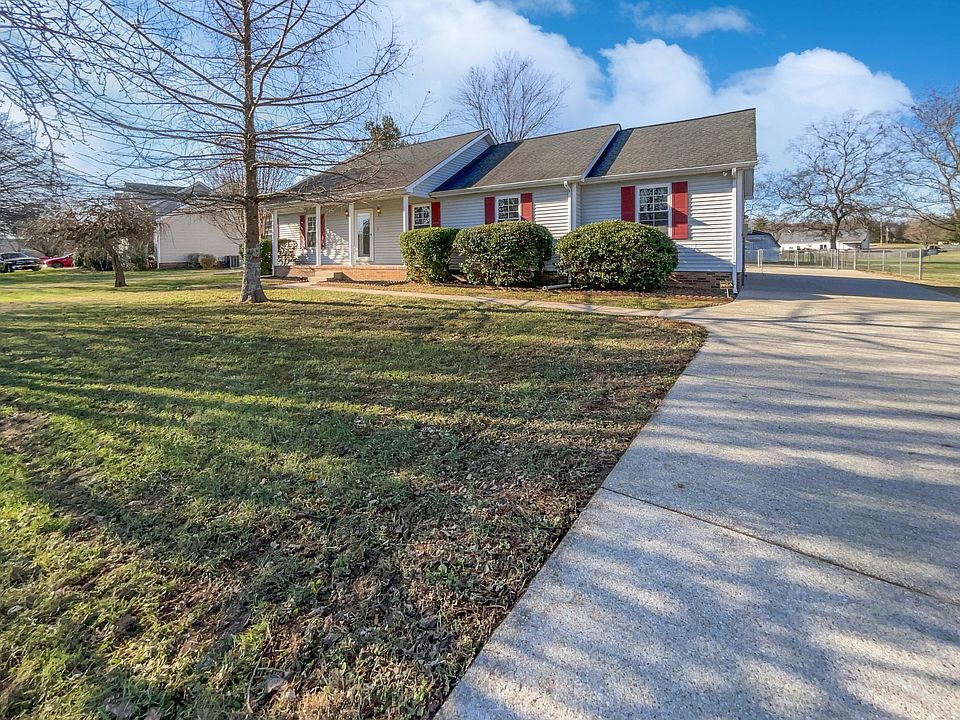 1st image of 194 McNiel Dr