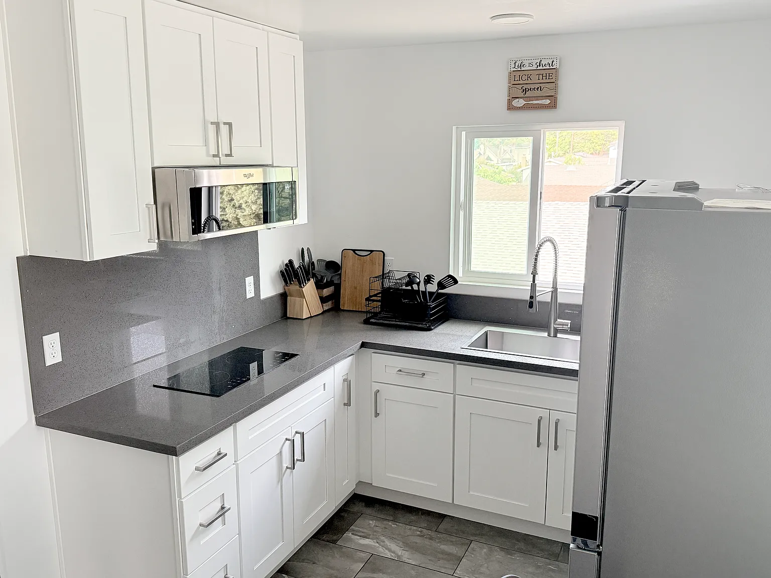 1515 Dena Way — Photo 2