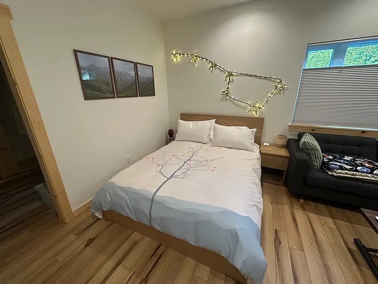 Queen sized bed with new mattress