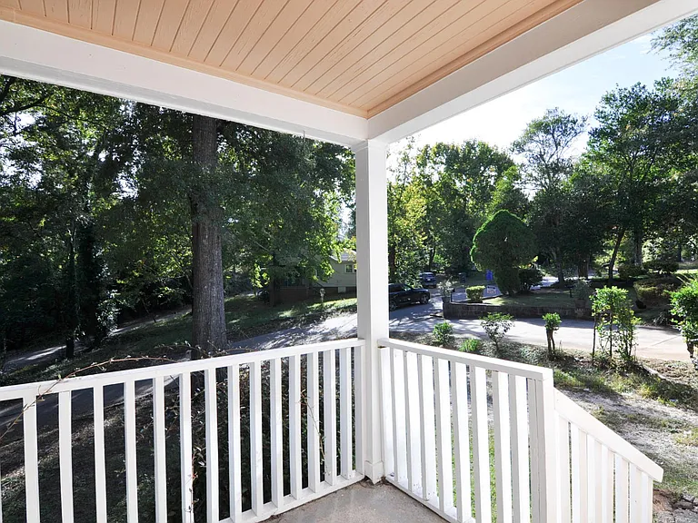 219 Miriam Ave — Photo 4