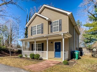 6 Saint Marys Ln, Asheville, NC 28803