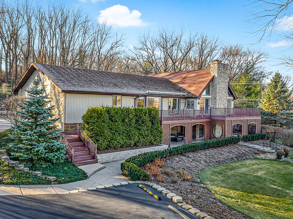 1st image of 34W981 Duchesne Dr