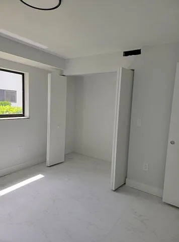 240 SW 7th St — Photo 9