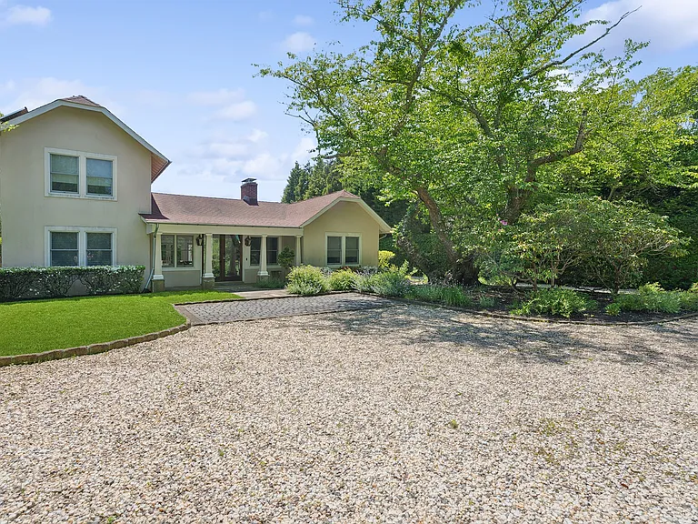 255 Moses Ln — Photo 2